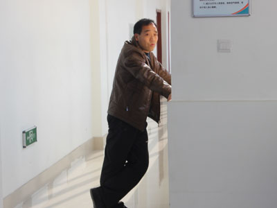 刘燕老公在手术室外等候妻子